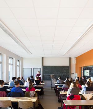 Ecophon Solo in einem Klassenraum